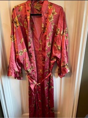 Midnight Velvet Pink Floral Satin Kimono Robe and nightgown with Gold Accents